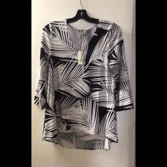 🌟DKR 3/4 Sleeve V-Neck Top - Picture 4 of 7